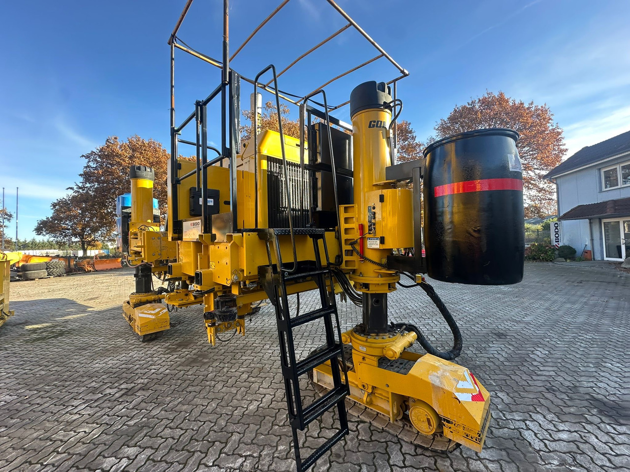 GOMACO 3300 - Máy trải bê tông xi măng: hình 1 GOMACO 3300 - Máy trải bê tông xi măng: hình 1