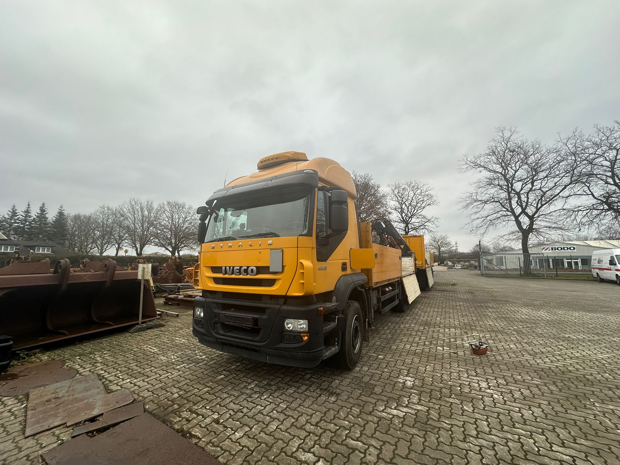 IVECO STRALIS 420 truck open box with TEREX loading crane 290.2E-A3 - Xe tải nâng móc, Xe cẩu tự hành: hình 3 IVECO STRALIS 420 truck open box with TEREX loading crane 290.2E-A3 - Xe tải nâng móc, Xe cẩu tự hành: hình 3