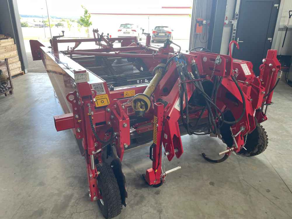 Grimme WV 165 - Máy thu hoạch nho: hình 1 Grimme WV 165 - Máy thu hoạch nho: hình 1