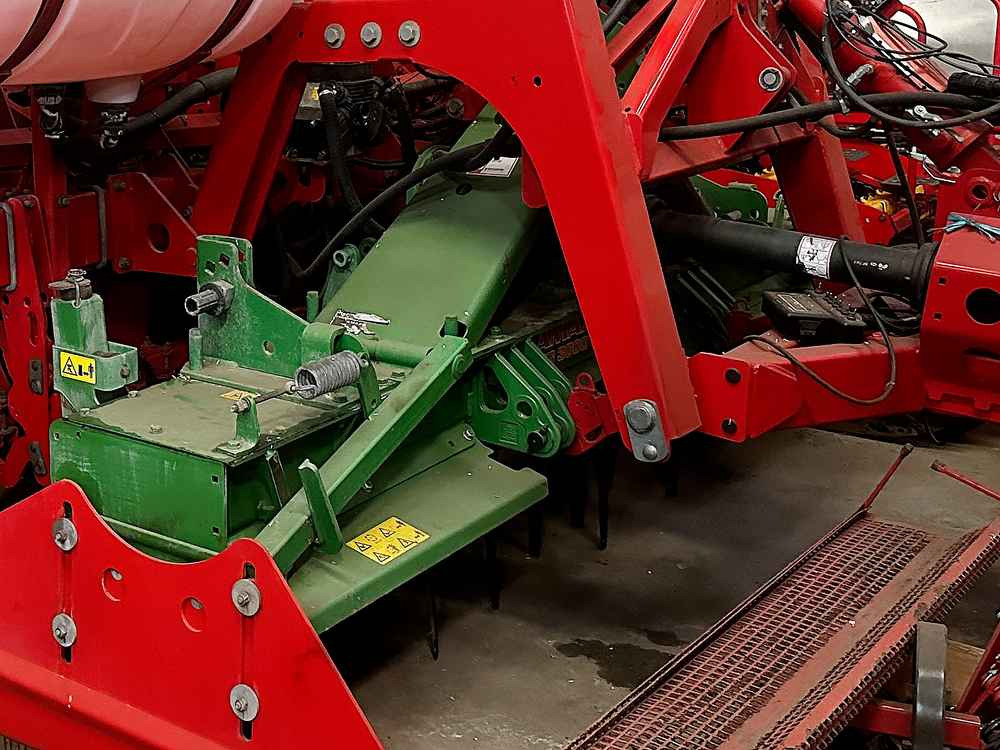 Amazone KG 3000 / AD 3000 - Máy gặt: hình 3 Amazone KG 3000 / AD 3000 - Máy gặt: hình 3