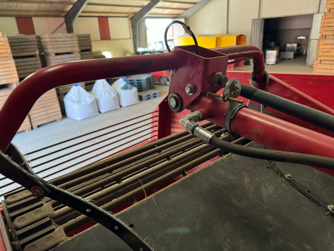 Máy gặt Grimme SE 140-UB: hình 28 Máy gặt Grimme SE 140-UB: hình 28