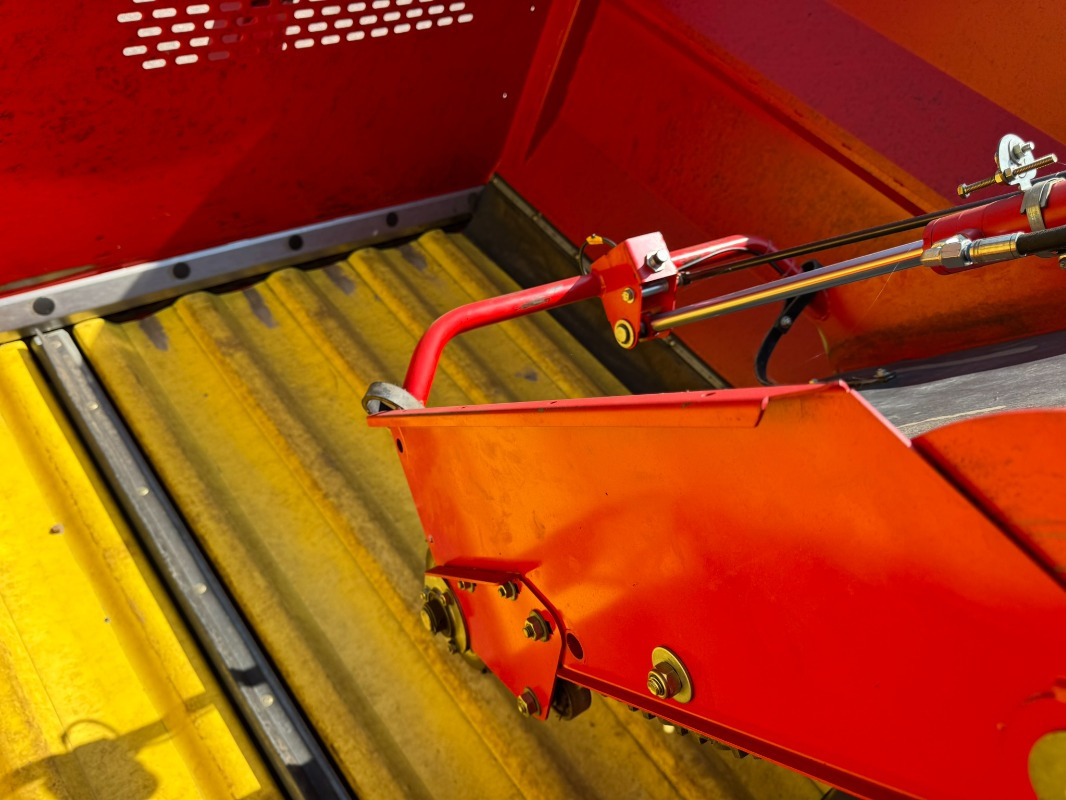 Máy gặt Grimme SE 140-UB: hình 7 Máy gặt Grimme SE 140-UB: hình 7