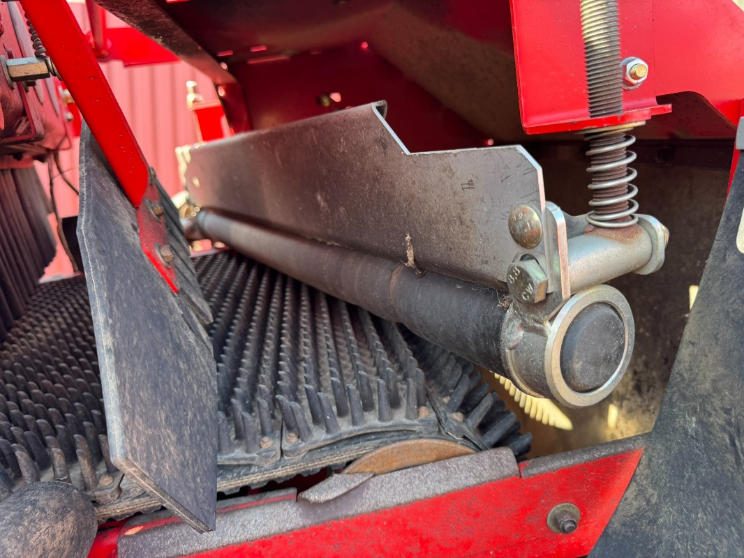 Máy gặt Grimme SE 140-UB: hình 12 Máy gặt Grimme SE 140-UB: hình 12