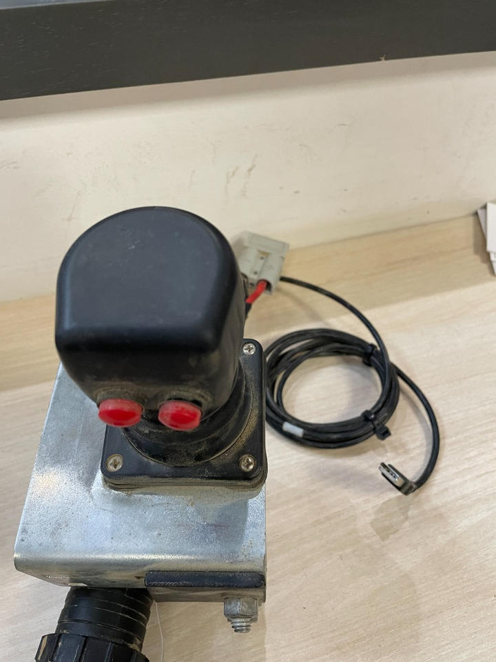 Dewulf CP 42 Trailed SC Compact - Máy gặt: hình 2 Dewulf CP 42 Trailed SC Compact - Máy gặt: hình 2