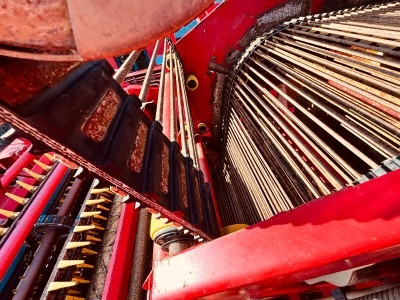 Grimme MAXTRON 620 - Máy gặt: hình 5 Grimme MAXTRON 620 - Máy gặt: hình 5