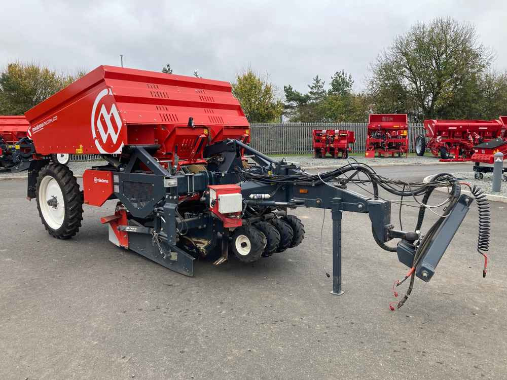 Dewulf Dewulf, MS 2000 RS, 2 Row, Trailed, Belt, Potato Planter - Máy gặt: hình 1 Dewulf Dewulf, MS 2000 RS, 2 Row, Trailed, Belt, Potato Planter - Máy gặt: hình 1