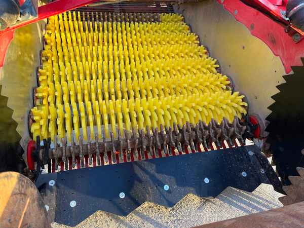 Grimme CS 150 - Máy thu hoạch khoai tây: hình 5 Grimme CS 150 - Máy thu hoạch khoai tây: hình 5