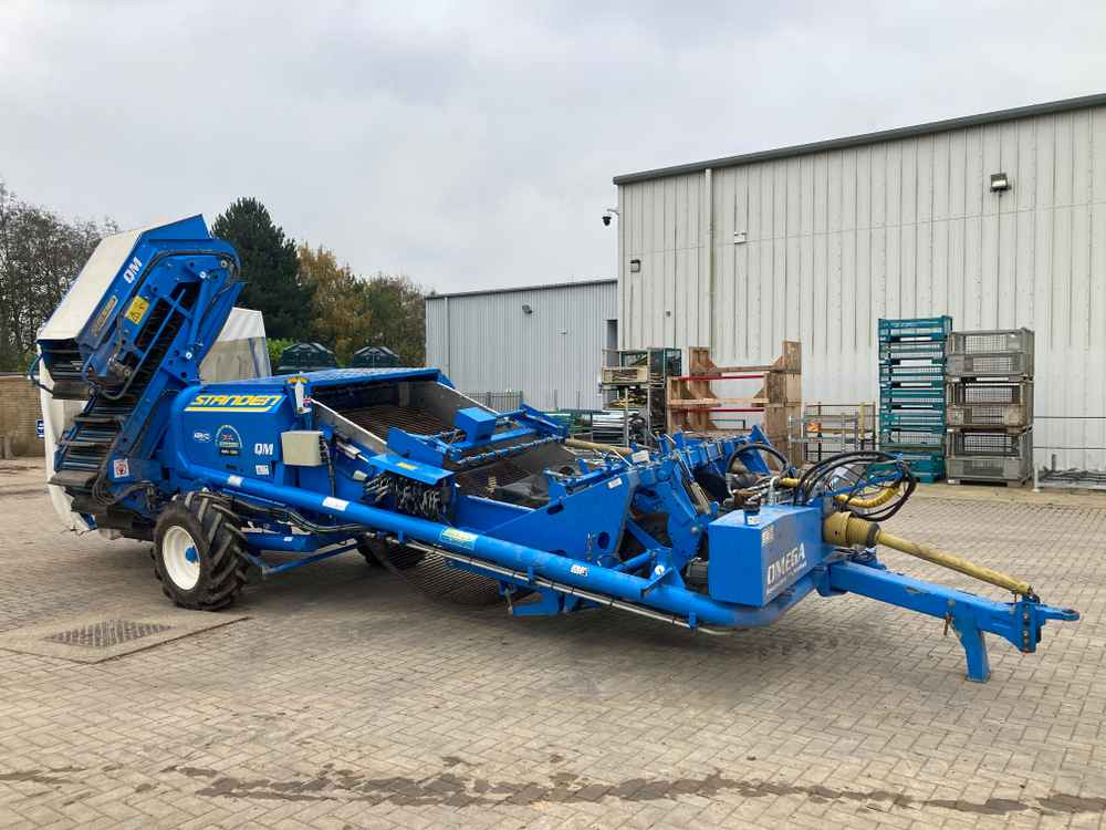 Standen Standen QM 2 Row Trailed Potato Harvester - Máy gặt: hình 1 Standen Standen QM 2 Row Trailed Potato Harvester - Máy gặt: hình 1