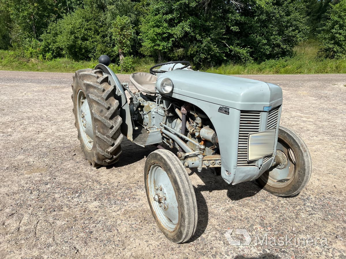 Ferguson TEA 20B Traktor Ferguson Grålle TEA 20B - Máy cày: hình 3 Ferguson TEA 20B Traktor Ferguson Grålle TEA 20B - Máy cày: hình 3