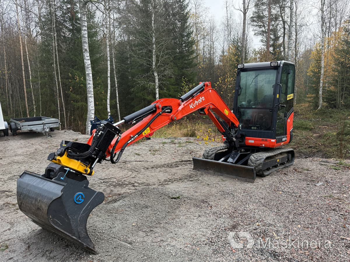 Grävmaskin Kubota KX027-4 med många redskap - Máy xúc bánh xích: hình 1 Grävmaskin Kubota KX027-4 med många redskap - Máy xúc bánh xích: hình 1