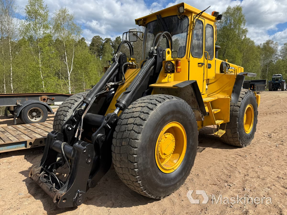 Hjullastare Volvo L90 - Máy xúc lật bánh lốp: hình 1 Hjullastare Volvo L90 - Máy xúc lật bánh lốp: hình 1