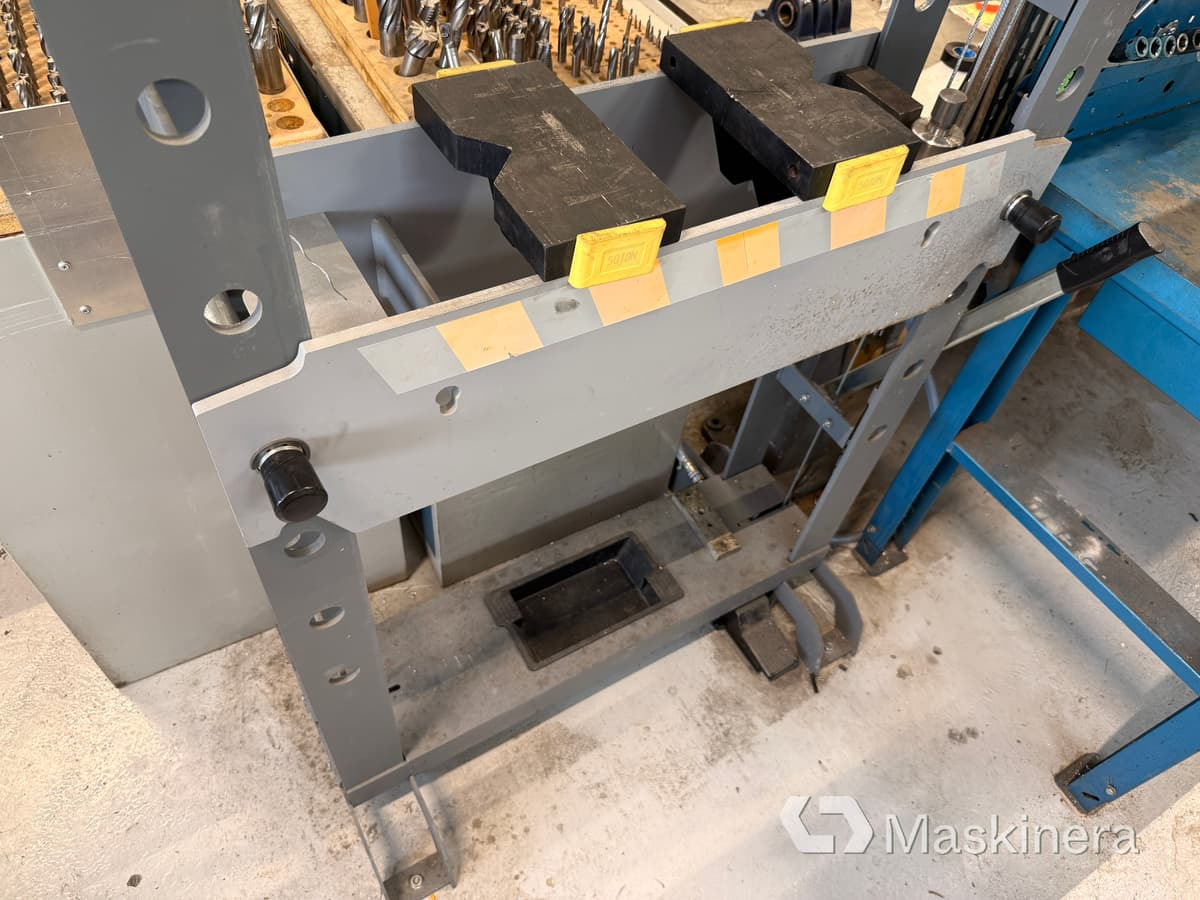 SNIT SP-50HAM/987SP50HAM Verkstadspress 50ton Snit sp-50 ham - Máy móc công nghiệp: hình 2 SNIT SP-50HAM/987SP50HAM Verkstadspress 50ton Snit sp-50 ham - Máy móc công nghiệp: hình 2