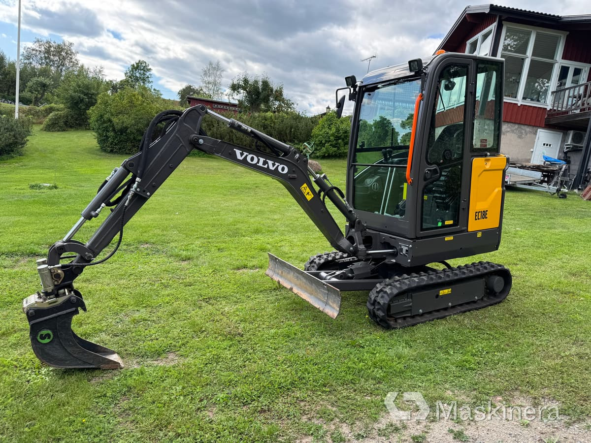 Minigrävare Volvo EC18R Minigrävare Volvo EC18E med trailer - Máy xúc bánh xích: hình 1 Minigrävare Volvo EC18R Minigrävare Volvo EC18E med trailer - Máy xúc bánh xích: hình 1
