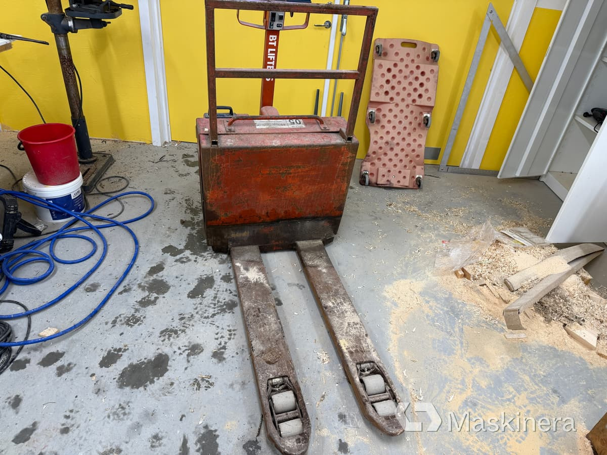 Pallyft BT-truck PPT 1250 E ink laddare - Xe tải nâng pallet: hình 2 Pallyft BT-truck PPT 1250 E ink laddare - Xe tải nâng pallet: hình 2