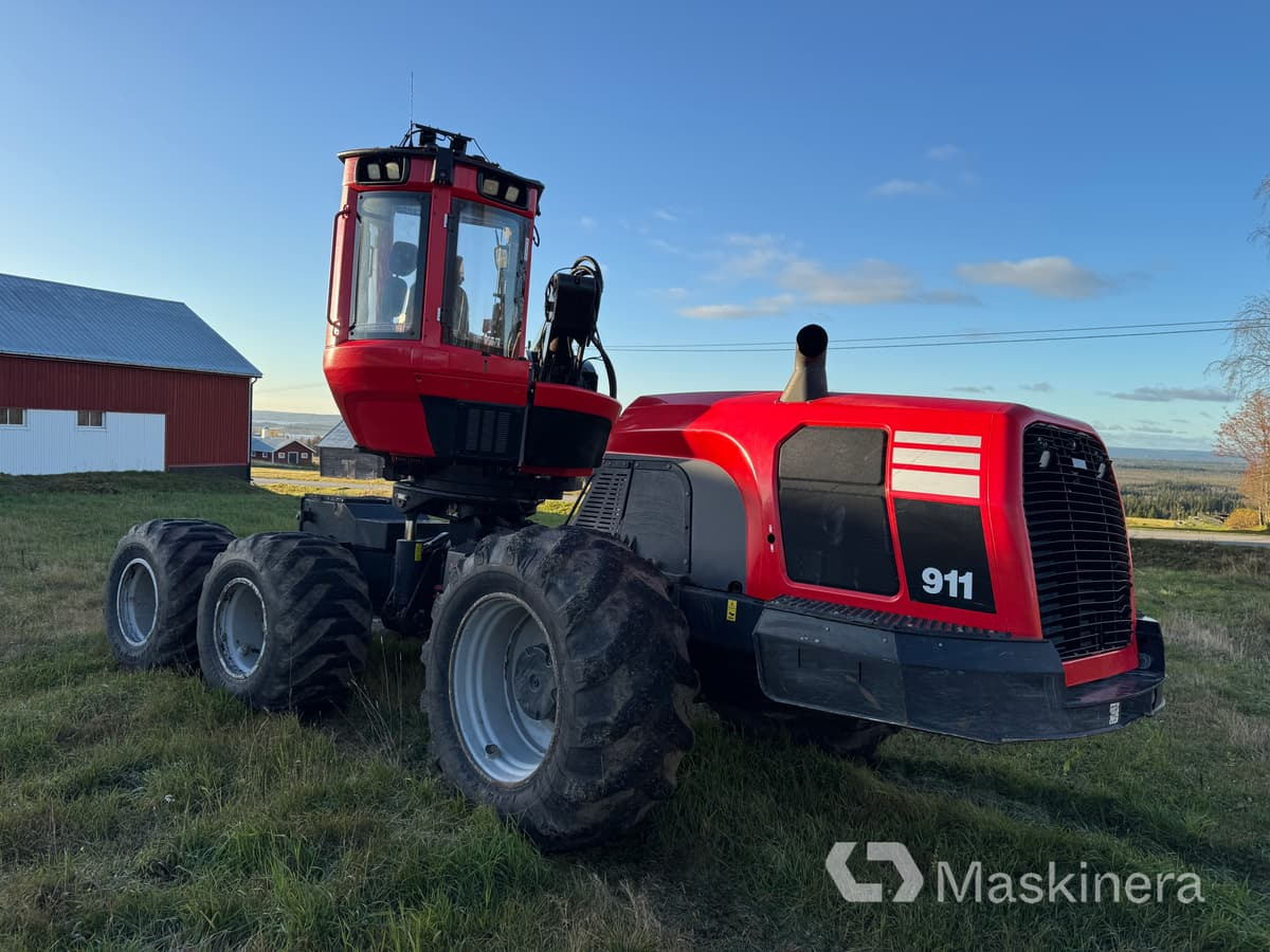 Skördare Komatsu XH 911 CX-6 - Máy thu hoạch rừng: hình 3 Skördare Komatsu XH 911 CX-6 - Máy thu hoạch rừng: hình 3