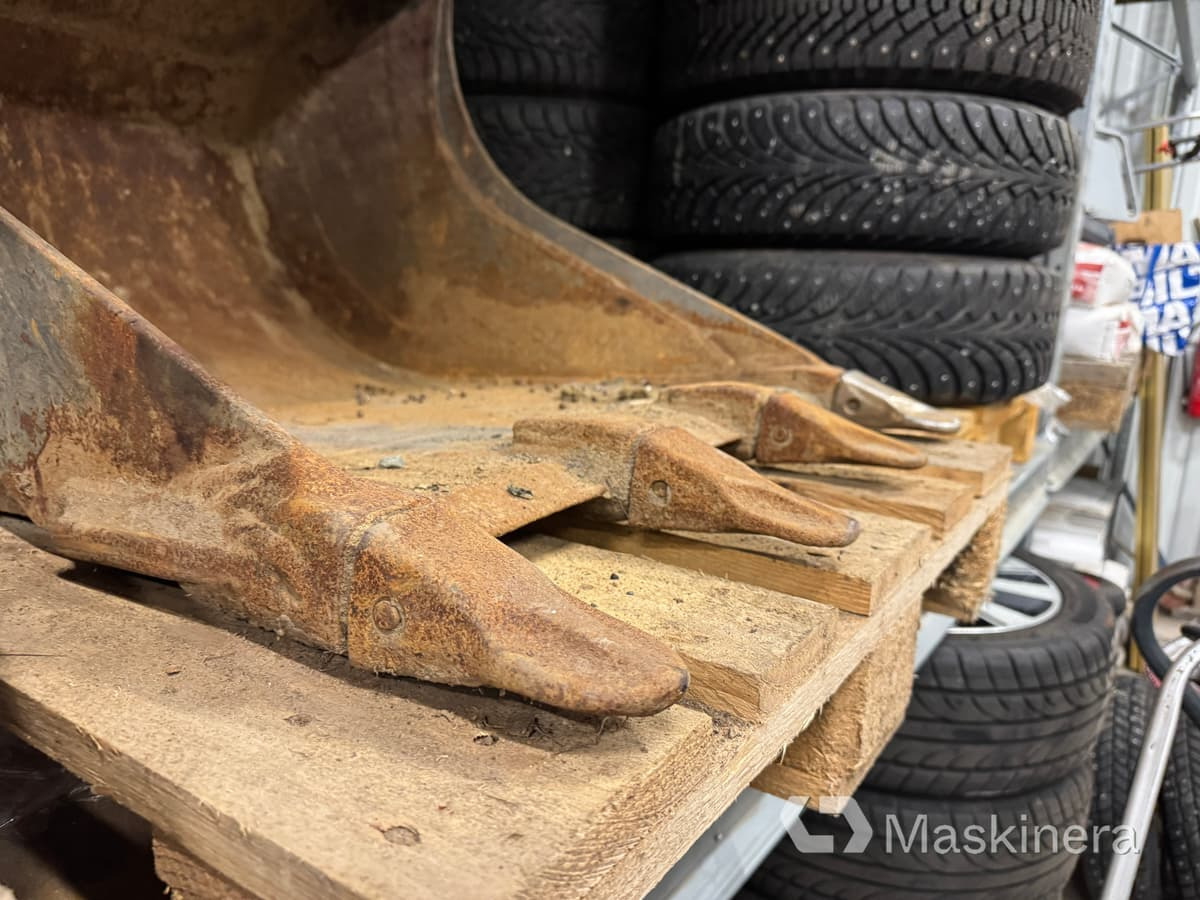 Tandad Grävskopa Götene G 230 S40 - Gầu máy xúc: hình 5 Tandad Grävskopa Götene G 230 S40 - Gầu máy xúc: hình 5