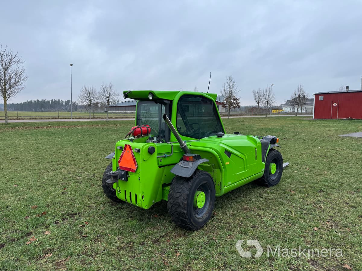 Teleskoplastare Merlo P25.6 med pallgafflar - Xe nhấc hình viễn vọng kính: hình 5 Teleskoplastare Merlo P25.6 med pallgafflar - Xe nhấc hình viễn vọng kính: hình 5