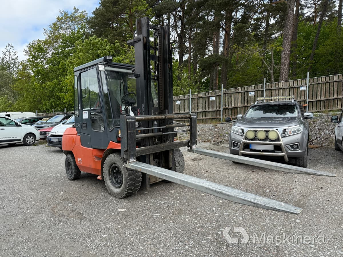 Truck Toyota 7FD45 - Xe nâng diesel: hình 3 Truck Toyota 7FD45 - Xe nâng diesel: hình 3