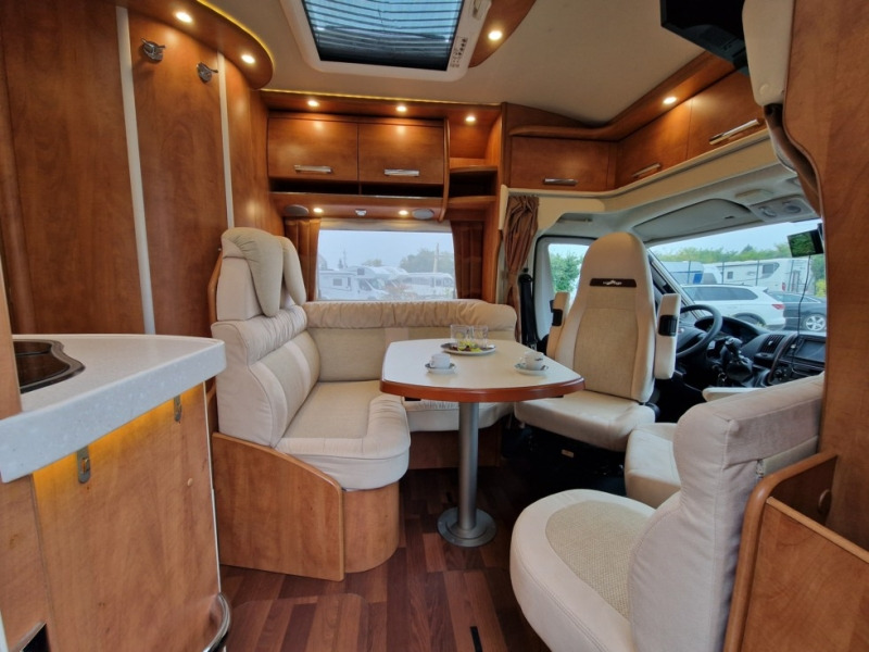 Carthago Chic C-Line T 4.3 - Xe cắm trại bán tích hợp: hình 5 Carthago Chic C-Line T 4.3 - Xe cắm trại bán tích hợp: hình 5