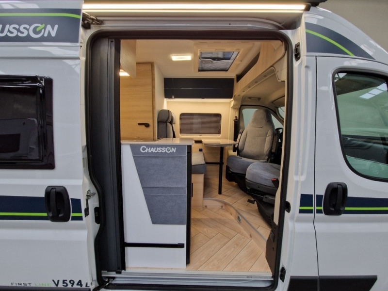 Chausson First Line V594L - Xe van cắm trại: hình 3 Chausson First Line V594L - Xe van cắm trại: hình 3