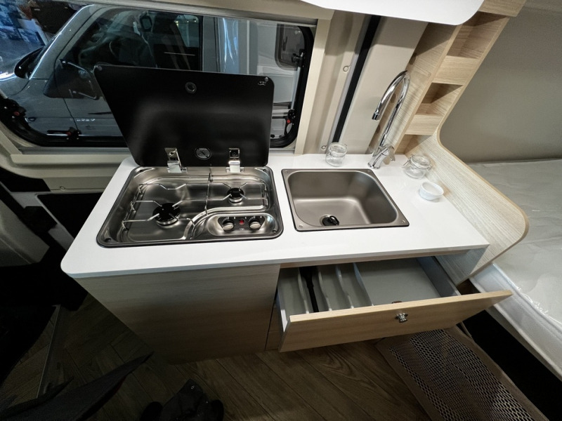 Chausson V594S First Line - Xe van cắm trại: hình 5 Chausson V594S First Line - Xe van cắm trại: hình 5