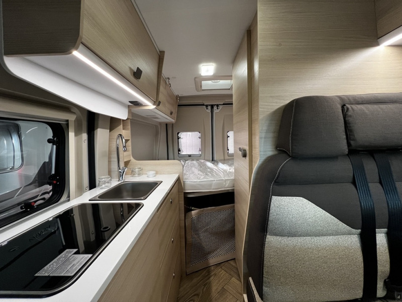 Chausson V594S First Line - Xe van cắm trại: hình 4 Chausson V594S First Line - Xe van cắm trại: hình 4