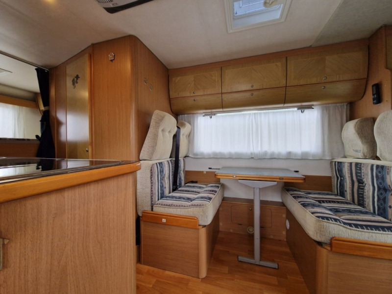 Mobilvetta Icaro P 5 - Xe cắm trại bán tích hợp: hình 4 Mobilvetta Icaro P 5 - Xe cắm trại bán tích hợp: hình 4