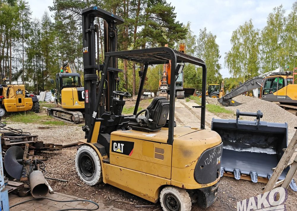 Caterpillar EP35K-PAC - Xe nâng điện: hình 1 Caterpillar EP35K-PAC - Xe nâng điện: hình 1