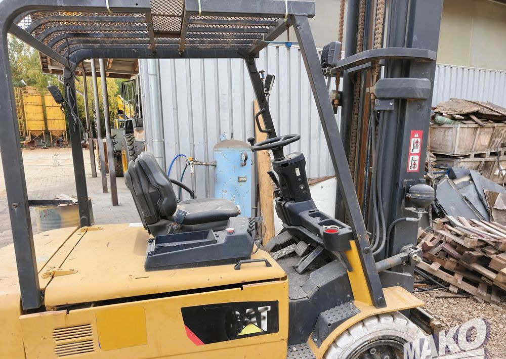 Caterpillar EP35K-PAC - Xe nâng điện: hình 3 Caterpillar EP35K-PAC - Xe nâng điện: hình 3