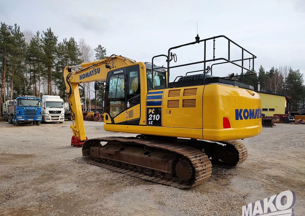 Komatsu PC210 LC-10 - Máy xúc bánh xích: hình 4 Komatsu PC210 LC-10 - Máy xúc bánh xích: hình 4