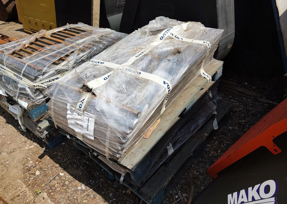 NOWE klepki płyty gąsienic Volvo 60cm 600mm - Bánh lăn cho Máy móc xây dựng: hình 1 NOWE klepki płyty gąsienic Volvo 60cm 600mm - Bánh lăn cho Máy móc xây dựng: hình 1