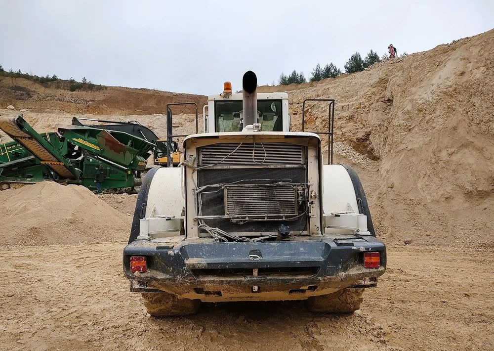 Volvo L180E - Máy xúc lật bánh lốp: hình 4 Volvo L180E - Máy xúc lật bánh lốp: hình 4