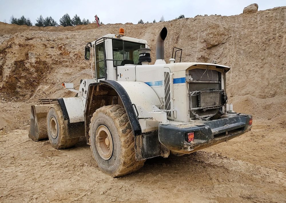 Volvo L180E - Máy xúc lật bánh lốp: hình 3 Volvo L180E - Máy xúc lật bánh lốp: hình 3