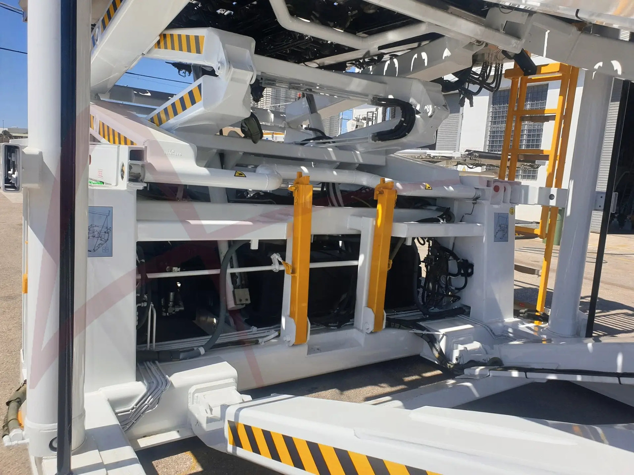 Loader nâng hạ container/ Pallet FMC COMMANDER 30: hình 8