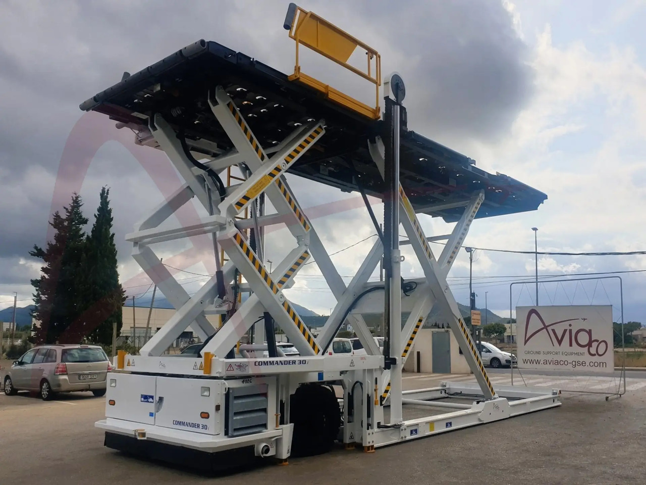 FMC COMMANDER30i - Loader nâng hạ container/ Pallet: hình 4 FMC COMMANDER30i - Loader nâng hạ container/ Pallet: hình 4