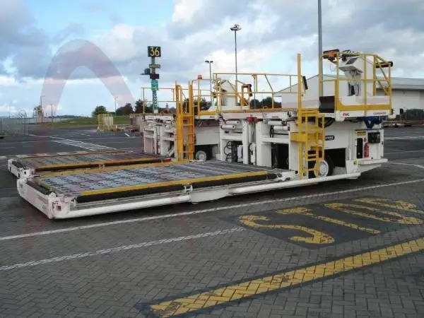 JBT AEROTECH COMMANDER 15iW - Loader nâng hạ container/ Pallet: hình 3 JBT AEROTECH COMMANDER 15iW - Loader nâng hạ container/ Pallet: hình 3