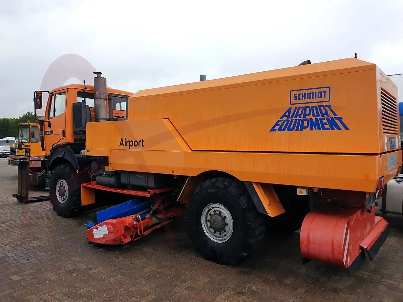 MERCEDES SCHMIDT SK2031/CJS9 - Xe quét đường: hình 2 MERCEDES SCHMIDT SK2031/CJS9 - Xe quét đường: hình 2
