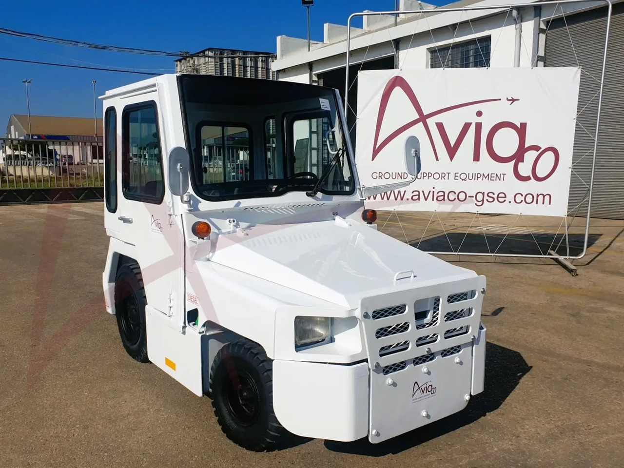 NISSAN FV02 - Xe đầu kéo hành lý: hình 1 NISSAN FV02 - Xe đầu kéo hành lý: hình 1