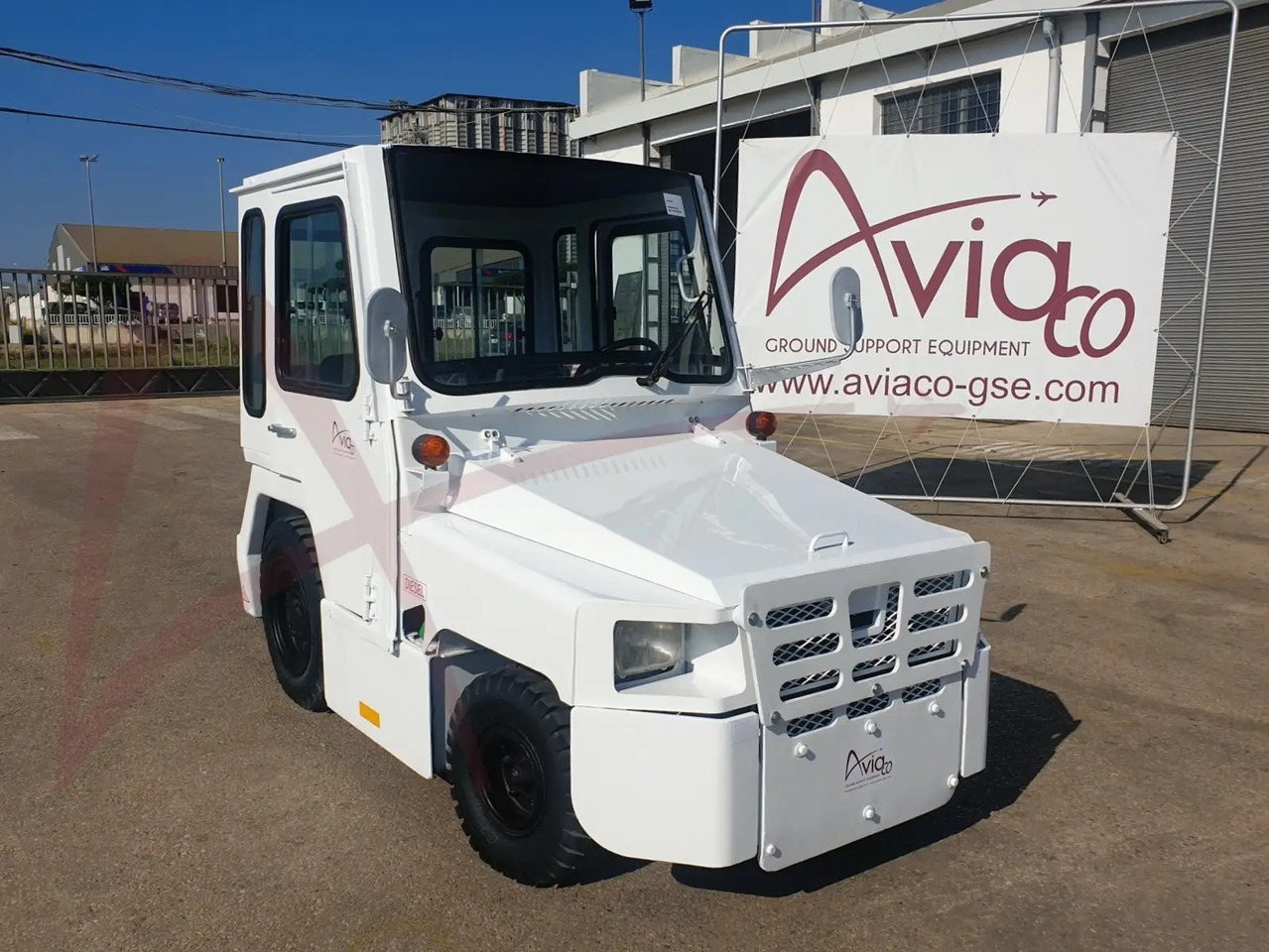 NISSAN FV02 - Xe đầu kéo hành lý: hình 4 NISSAN FV02 - Xe đầu kéo hành lý: hình 4