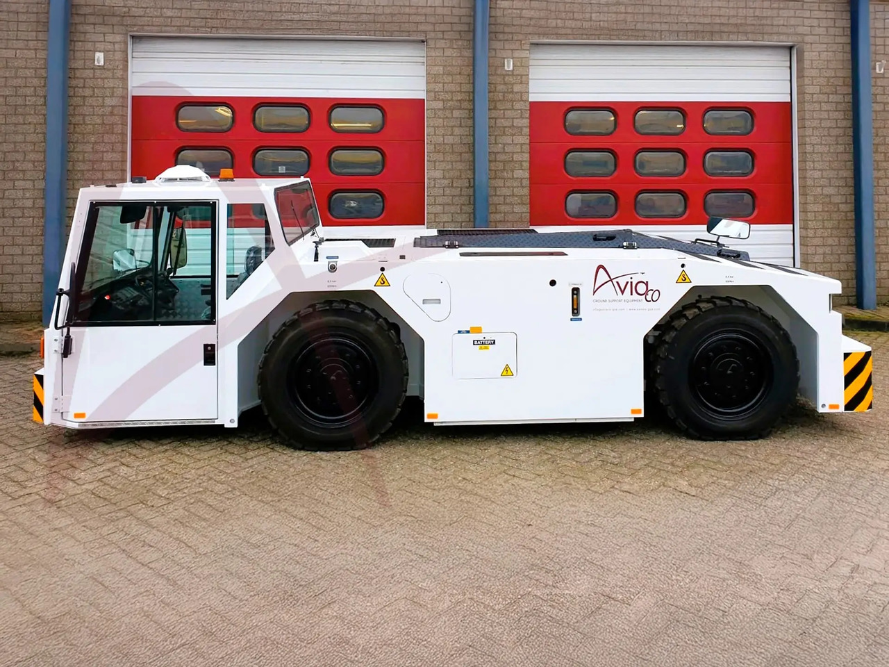 SCHOPF F110 - Xe đầu kéo máy bay: hình 2 SCHOPF F110 - Xe đầu kéo máy bay: hình 2