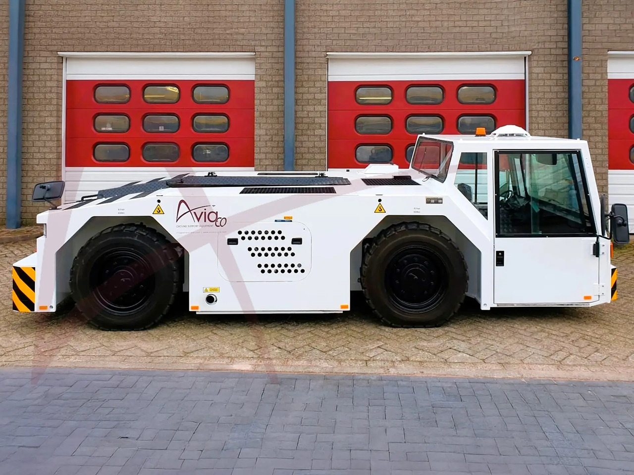 SCHOPF F110 - Xe đầu kéo máy bay: hình 4 SCHOPF F110 - Xe đầu kéo máy bay: hình 4