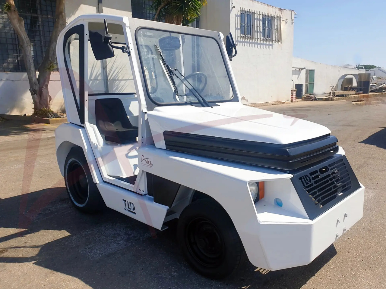 TLD TMX-20 - Xe đầu kéo hành lý: hình 2 TLD TMX-20 - Xe đầu kéo hành lý: hình 2