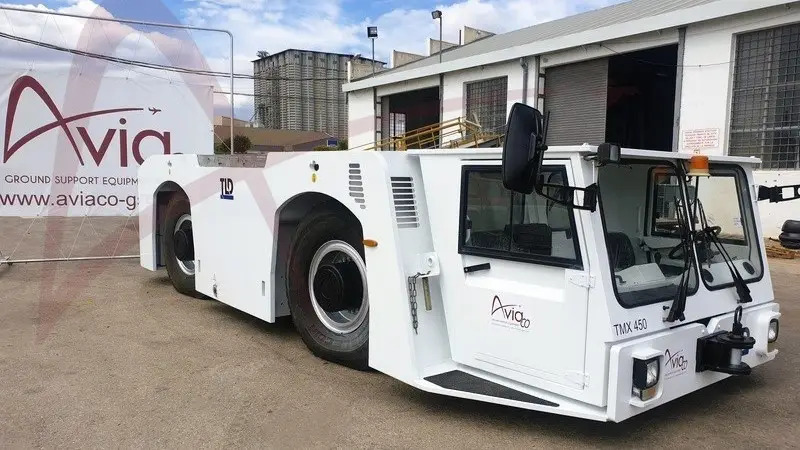 TLD TMX-450 - Xe đầu kéo máy bay: hình 1 TLD TMX-450 - Xe đầu kéo máy bay: hình 1