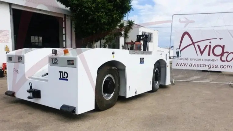 TLD TMX-450 - Xe đầu kéo máy bay: hình 4 TLD TMX-450 - Xe đầu kéo máy bay: hình 4