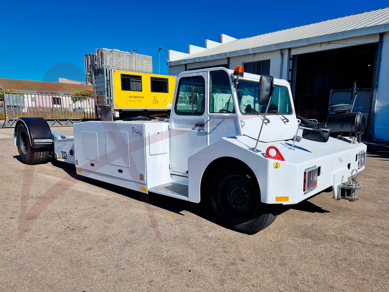 TLD TPX-200-MT - Xe đầu kéo máy bay: hình 2 TLD TPX-200-MT - Xe đầu kéo máy bay: hình 2