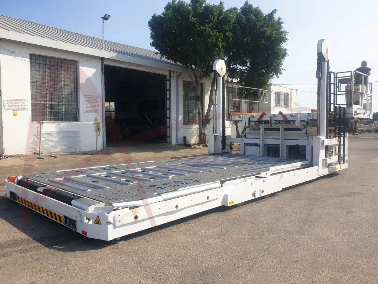 TREPEL CHAMP 140 - Loader nâng hạ container/ Pallet: hình 2 TREPEL CHAMP 140 - Loader nâng hạ container/ Pallet: hình 2