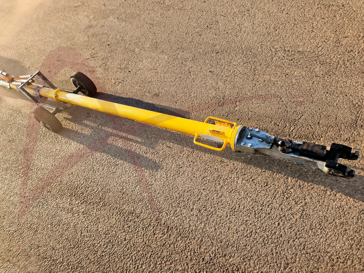 HYDRO TOWE 170-C4 - Thiết bị phục vụ mặt đất: hình 1 HYDRO TOWE 170-C4 - Thiết bị phục vụ mặt đất: hình 1