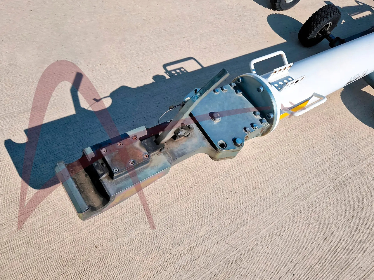 HYDRO TOWUNIV-2 - Thiết bị phục vụ mặt đất: hình 2 HYDRO TOWUNIV-2 - Thiết bị phục vụ mặt đất: hình 2