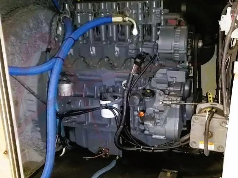 TRILECTRON AAP5050D - Thiết bị phục vụ mặt đất: hình 3 TRILECTRON AAP5050D - Thiết bị phục vụ mặt đất: hình 3