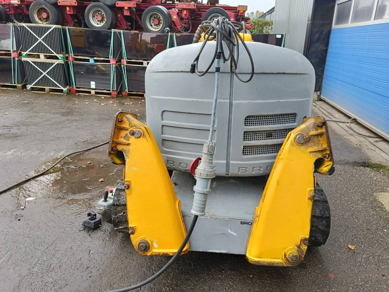Brokk 330 remote demolition robot sloop kraan excavator - Máy xúc bánh xích: hình 5 Brokk 330 remote demolition robot sloop kraan excavator - Máy xúc bánh xích: hình 5
